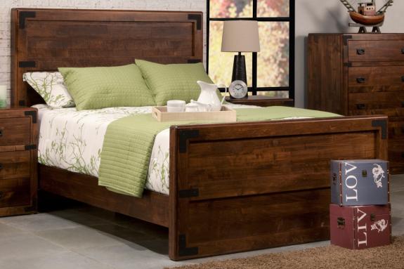 Saratoga Bed w/High Footboard